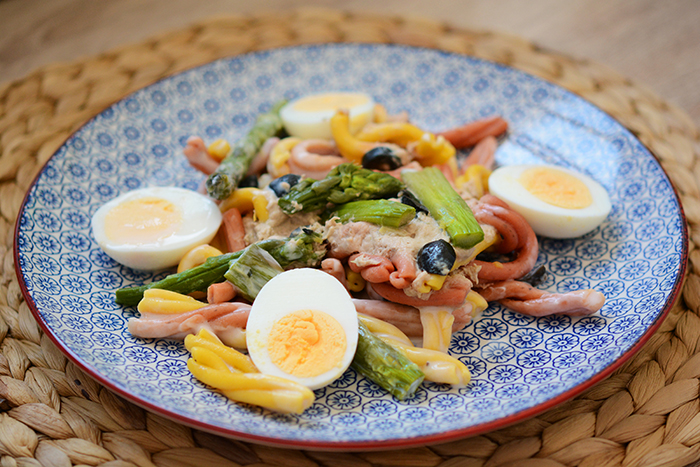 Těstoviny s tuňákovou salsou a vejcem