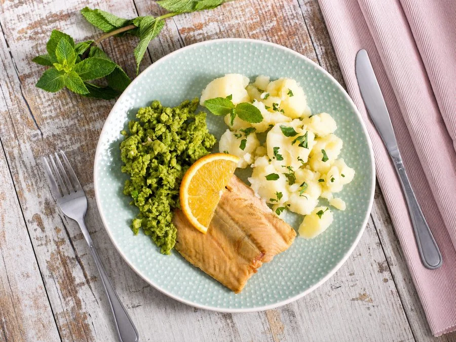 Salmon with pea puree and potatoes